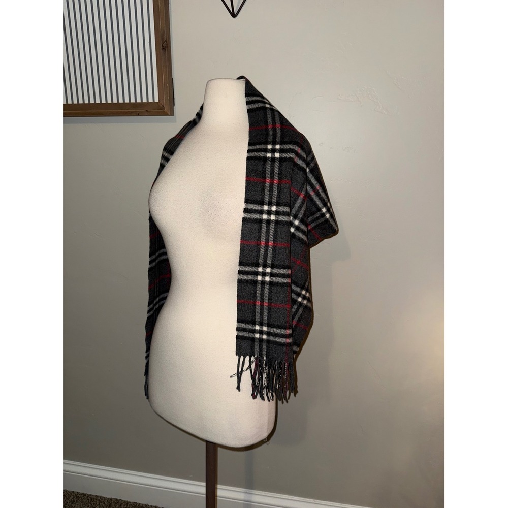 Burberry London 100% Cashmere Plaid Scarf Grey Red White‎ Fringe Luxury